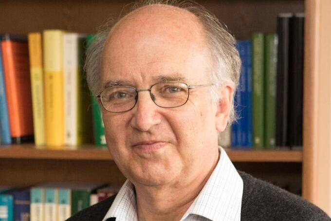 János Kollár, external member of the Hungarian Academy of Sciences, awarded the János Bolyai International Mathematics Award